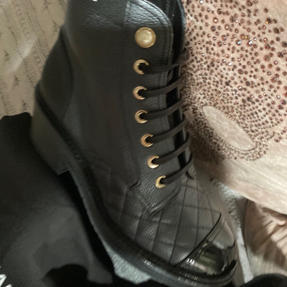 100% Auth NIB 2021 Chanel Calfskin Pear CC Combat Boot CAVIAR 36 EUR sz US 6 - Picture 4 of 8